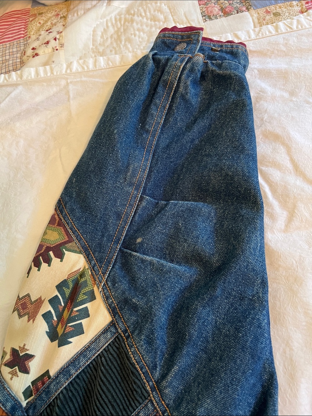 Vintage-Inspired Patchwork Denim Jacket with Maroon Collar - Picture 11 of 12